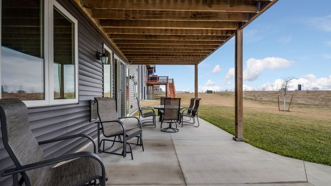 Home Builders Cedar Rapids H & H Home Builders